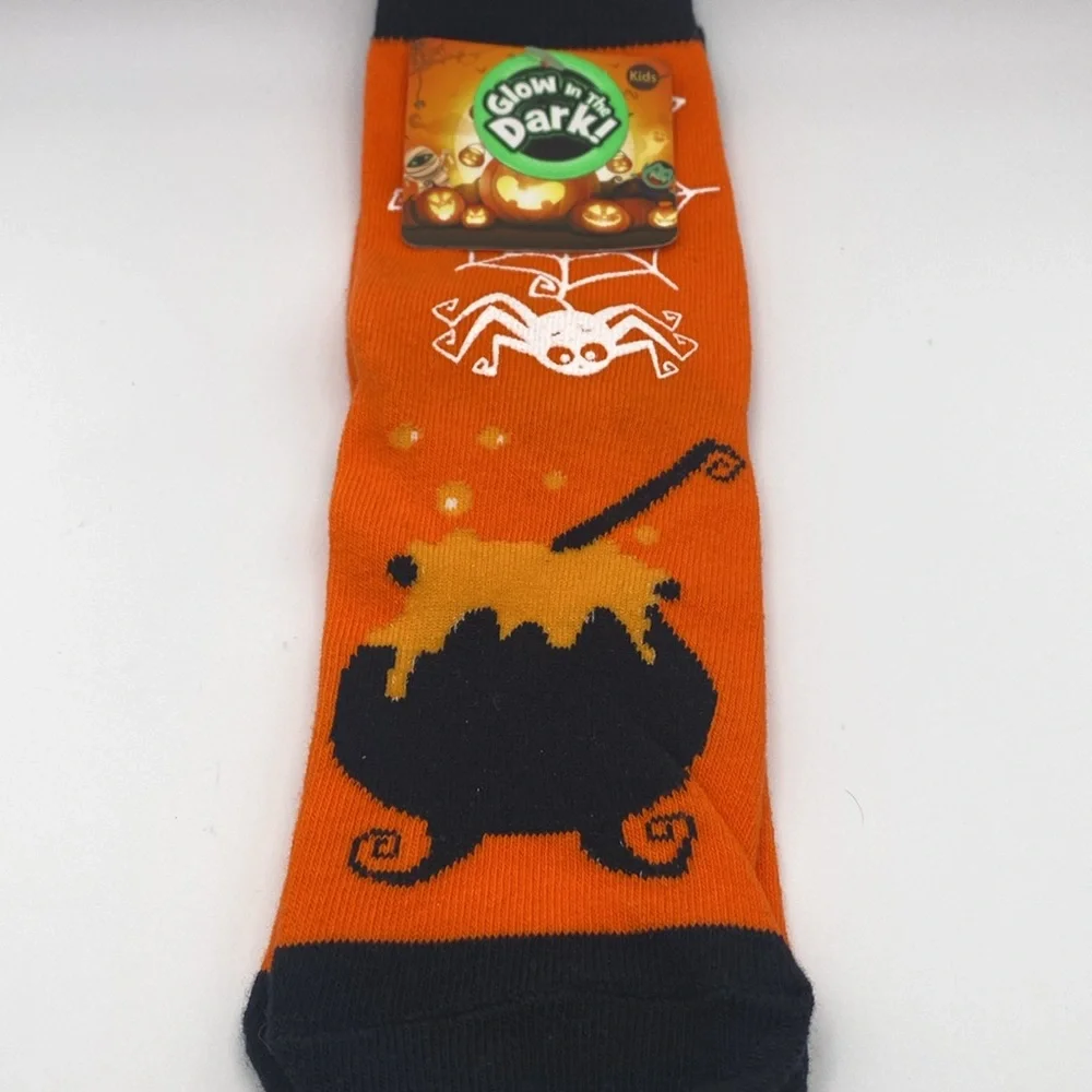 NWTSpooky Spooky Halloween Themed Kids Glow In The Dark Socks One Size Fits Most
